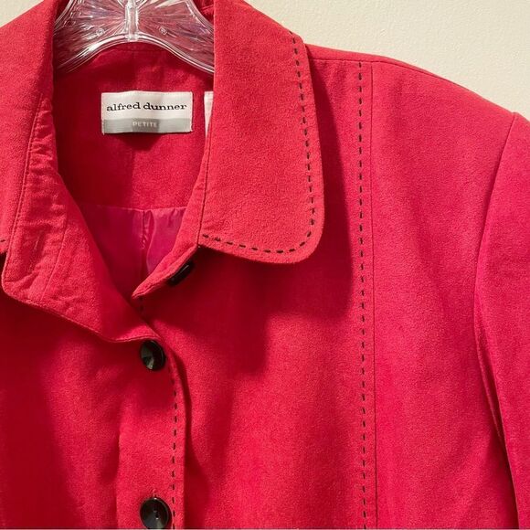 Alfred
Dunner Red Faux Suede Blazer - Size 16 P - Picture 2 of 4